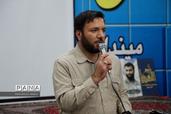 دانش‌آموزان پسر رودهن در اردوی راهیان نور