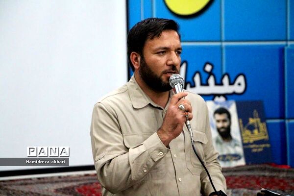 دانش‌آموزان پسر رودهن در اردوی راهیان نور