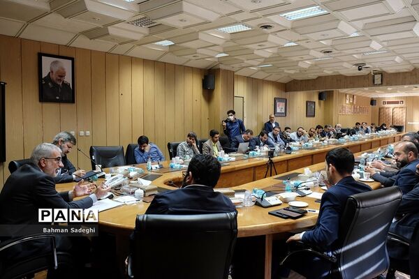 نشست صمیمی وزیر آموزش و پرورش با گروه‌های حوزه مباحث تربیتی