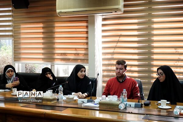نشست صمیمی وزیر آموزش و پرورش با گروه‌های حوزه مباحث تربیتی