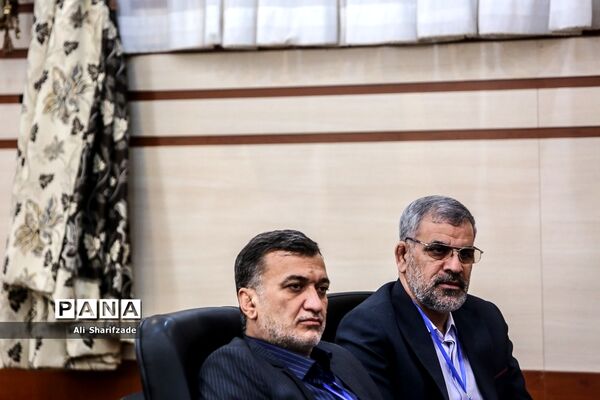 نشست هم‌اندیشی قرارگاه جهادی گام دوم انقلاب