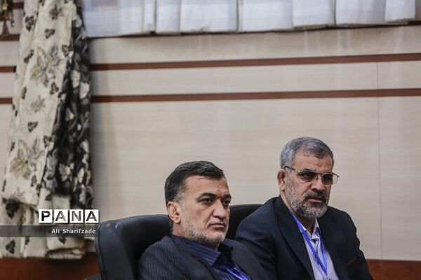 نشست هم‌اندیشی قرارگاه جهادی گام دوم انقلاب