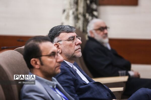 نشست هم‌اندیشی قرارگاه جهادی گام دوم انقلاب