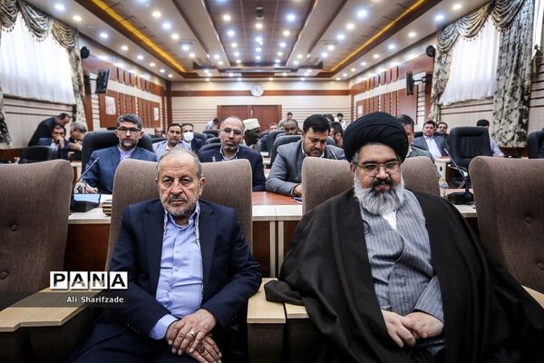 نشست هم‌اندیشی قرارگاه جهادی گام دوم انقلاب