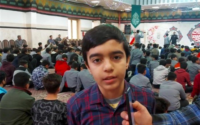 همه‌ دانش‌آموزان را به جشن نیمه‌ شعبان دعوت میکنم