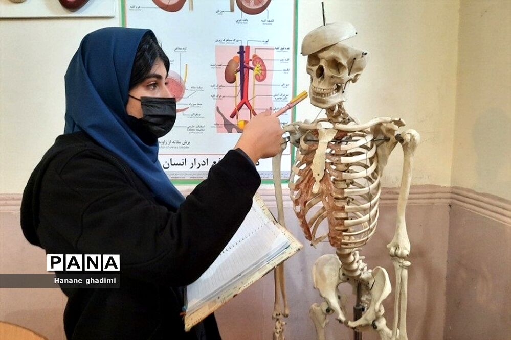 اردوی علمی دانش‌آموزان دبیرستان ندای‌زهرا(س) به پژوهشسرای باقرالعلوم