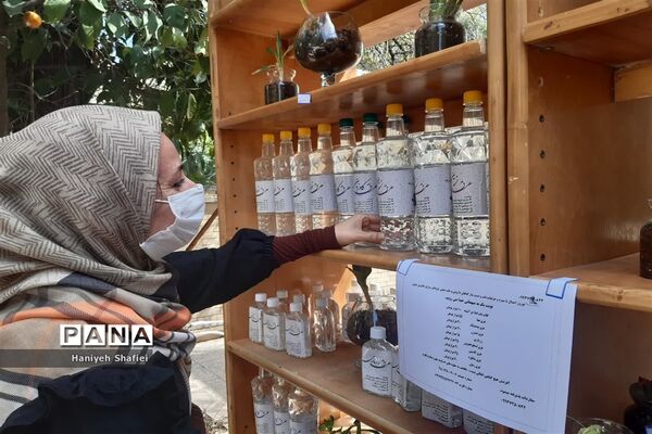 نمایشگاه دست‌ساخته و فروش محصولات پژوهش‌سرای‌جابربن‌حیان ناحیه یک شیراز