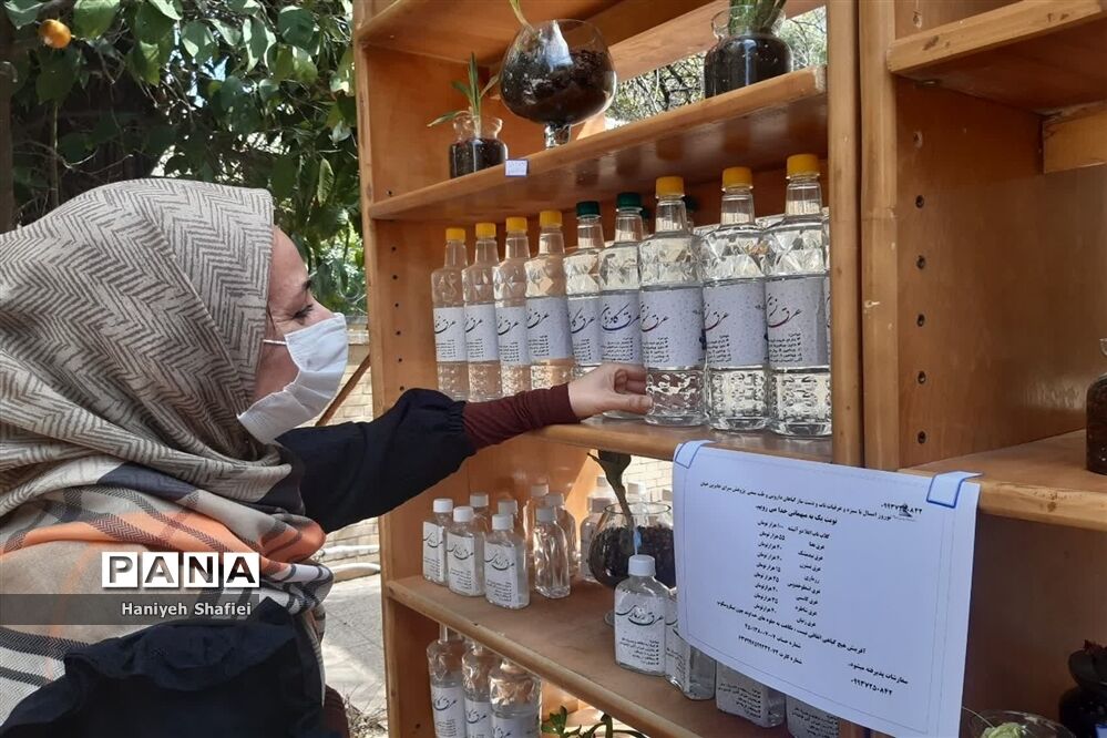 نمایشگاه دست‌ساخته و فروش محصولات پژوهش‌سرای‌جابربن‌حیان ناحیه یک شیراز