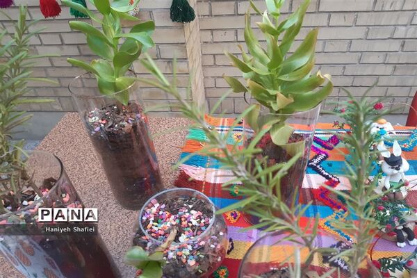 نمایشگاه دست‌ساخته و فروش محصولات پژوهش‌سرای‌جابربن‌حیان ناحیه یک شیراز