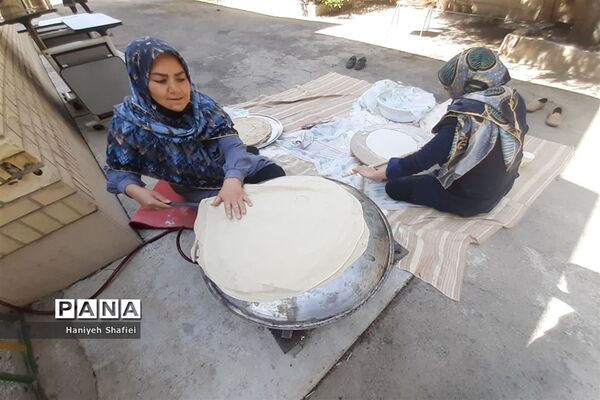 نمایشگاه دست‌ساخته و فروش محصولات پژوهش‌سرای‌جابربن‌حیان ناحیه یک شیراز