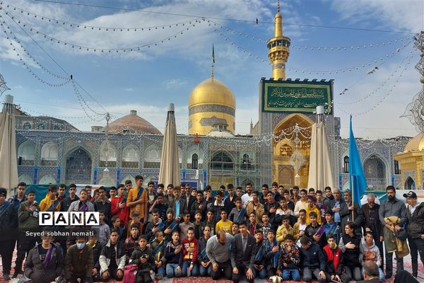 حال و هوای امام رضایی کاروان زیارت اولی‌ها در حرم مطهر امام رضا (ع)