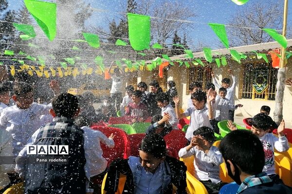 جشن نیمه شعبان در دبستان شهدای کریتون ۲ رودهن