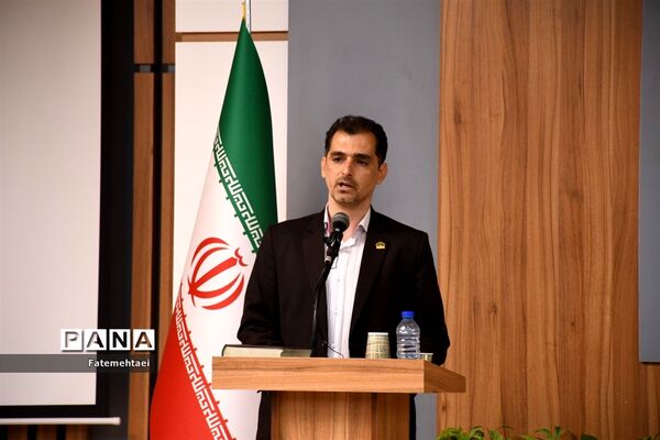 نشست صمیمی استاندار خوزستان با جوانان فرهیخته