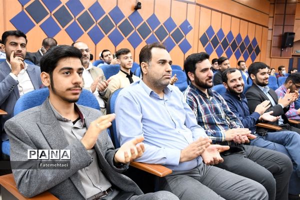 نشست صمیمی استاندار خوزستان با جوانان فرهیخته