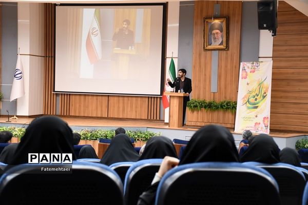 نشست صمیمی استاندار خوزستان با جوانان فرهیخته