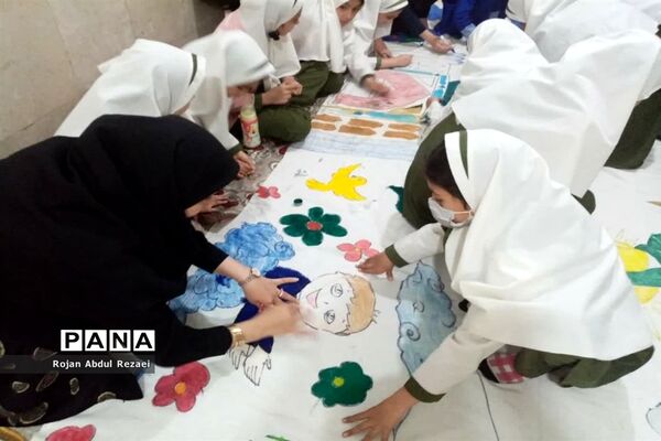 نقاشی همگانی دانش‌آموزان آموزشگاه الله‌اکبر اسلامشهر