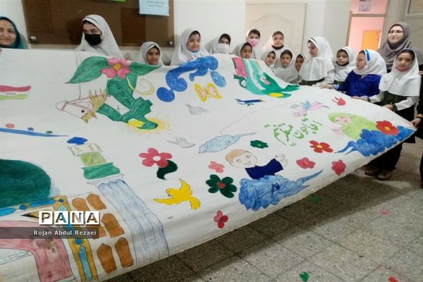 نقاشی همگانی دانش‌آموزان آموزشگاه الله‌اکبر اسلامشهر