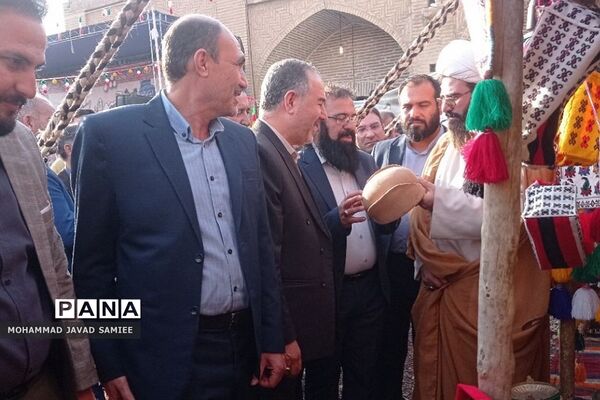 افتتاحیه جشنواره اقوام ایرانی در کاروانسرای عباسی فشافویه