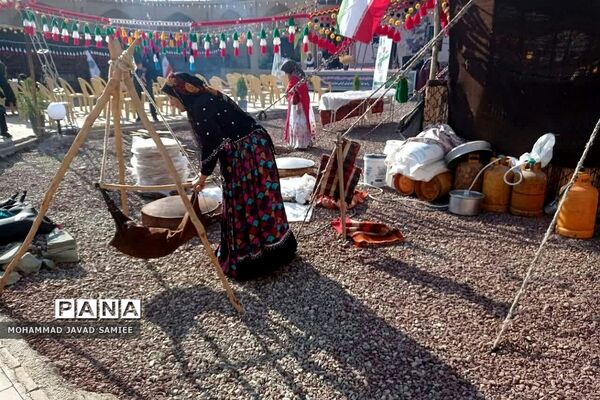 افتتاحیه جشنواره اقوام ایرانی در کاروانسرای عباسی فشافویه