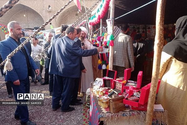 افتتاحیه جشنواره اقوام ایرانی در کاروانسرای عباسی فشافویه