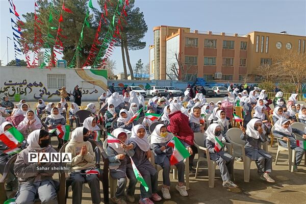 آیین جشن نیکوکاری در مدرسه حاجیه نوری ملارد