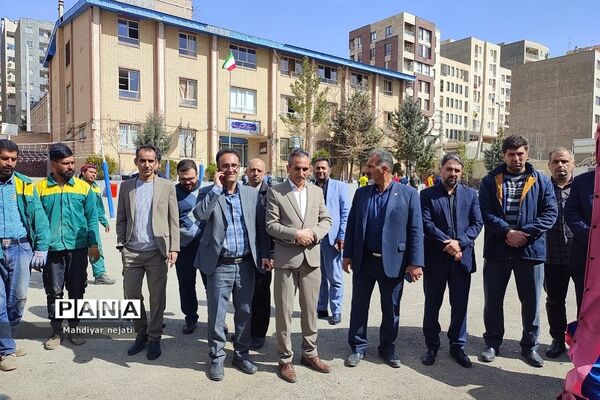 آیین نمادین روز درختکاری در دبیرستان استعدادهای درخشان شهید بهشتی رودهن
