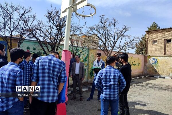 آیین نمادین روز درختکاری در دبیرستان استعدادهای درخشان شهید بهشتی رودهن