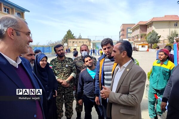 آیین نمادین روز درختکاری در دبیرستان استعدادهای درخشان شهید بهشتی رودهن