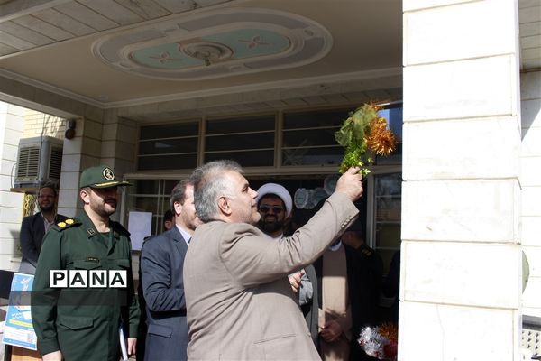مراسم جشن نیکوکاری در دبیرستان شاهد اطهر ناحیه 1 زنجان