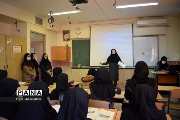 اجرای طرح ایما در دبیرستان فرهنگ دختران منطقه ۱۳