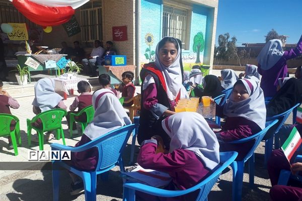 برگزاری جشن نیکوکاری در دبستان عفت ابرکوه
