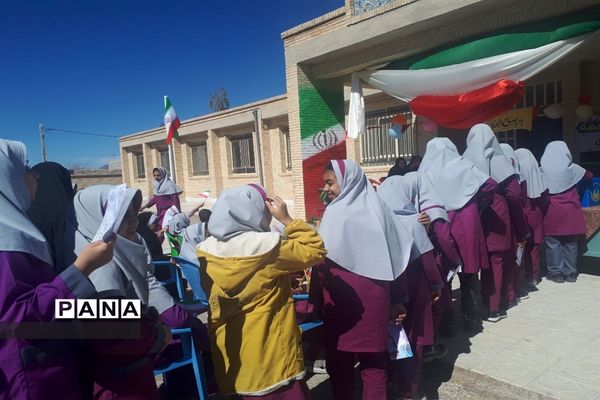 برگزاری جشن نیکوکاری در دبستان عفت ابرکوه