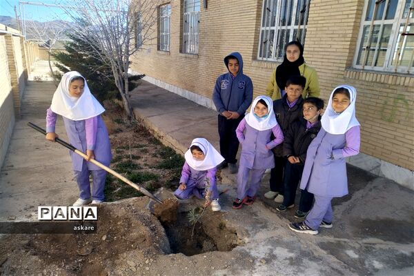 جشن روز درختکاری در مدارس عشایری شهرستان خاتم