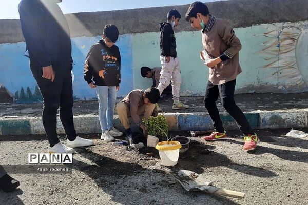 مراسم روز درختکاری در دبستان امام حسن مجتبی(ع) رودهن