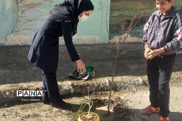 مراسم روز درختکاری در دبستان امام حسن مجتبی(ع) رودهن
