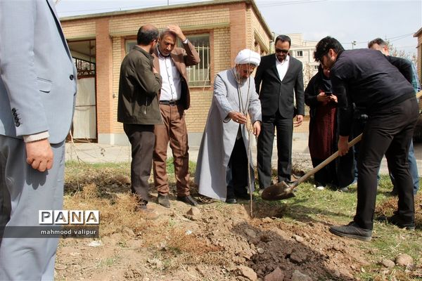 آیین روز درختکاری در قزوین