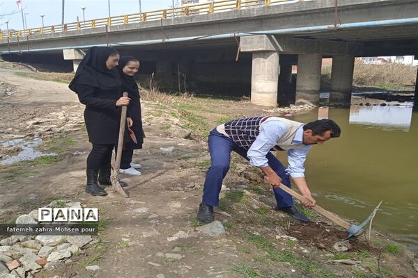 کاشت ۳۱۳ اصله نهال (هردانش‌آموز یک نهال)در روز درختکاری