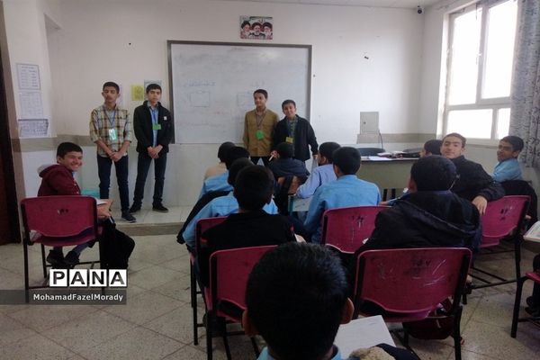 اداره یک روز مدرسه توسط شورای دانش‌آموزی دبیرستان رئیس‌زاده خلیل آباد