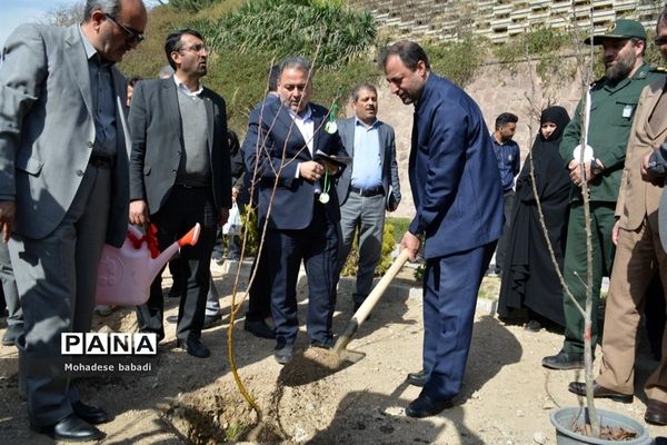 مراسم روز درختکاری و گرامیداشت هفته منابع طبیعی در منطقه ۲