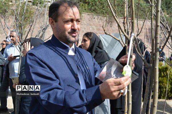 مراسم روز درختکاری و گرامیداشت هفته منابع طبیعی در منطقه ۲