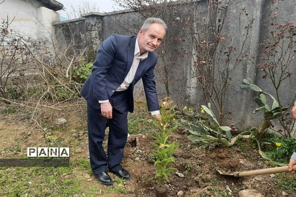 برگزاری همزمان مراسم نمادین جشن نیکوکاری و جشن درختکاری