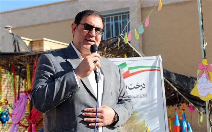 آغاز غرس ۹۰۰ هزار نهال در استان سمنان