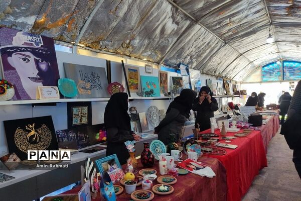 برگزاری نمایشگاه دستاوردهای دانش‌آموزان در هنرستان‌های ناحیه چهار شیراز
