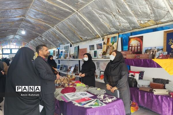 برگزاری نمایشگاه دستاوردهای دانش‌آموزان در هنرستان‌های ناحیه چهار شیراز