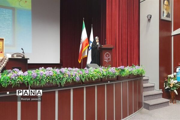 دانشجو معلمان پردیس نسیبه تهران میزبان پرچم متبرک حرم امام حسین (ع) شدند