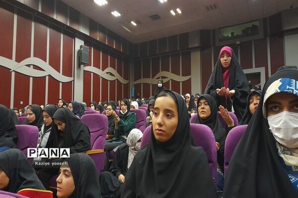 دانشجو معلمان پردیس نسیبه تهران میزبان پرچم متبرک حرم امام حسین (ع) شدند