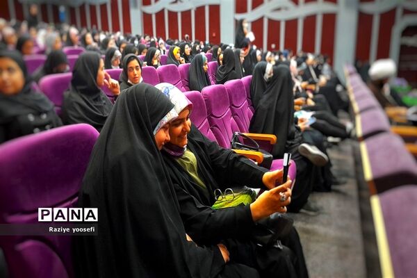 دانشجو معلمان پردیس نسیبه تهران میزبان پرچم متبرک حرم امام حسین (ع) شدند
