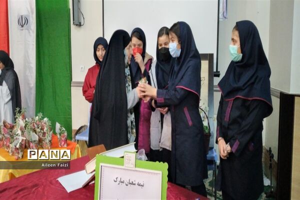 جشن میلاد با سعادت منجی عالم  بشریت در دبیرستان شهید زارع ناحیه 3 کرج