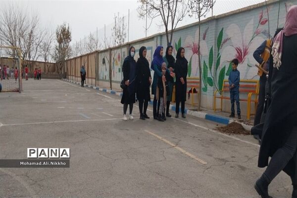 درختکاری در مدرسه حضرت مهدی(عج) پاکدشت