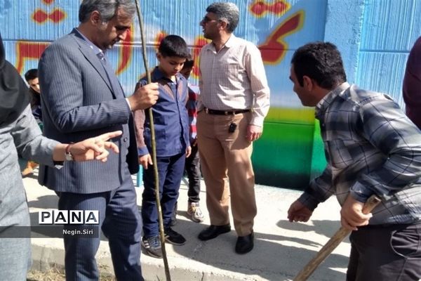 برگزاری روز درختکاری در دبستان شهید حسن جعفری پاکدشت
